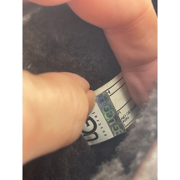 UGG Australia Riverton brown leather sheepskin lined boots Girl Size 3 - Picture 8 of 8